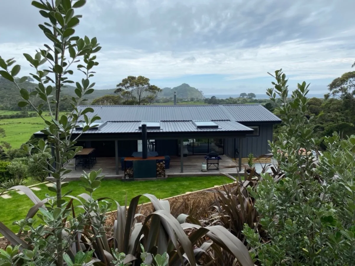 Pītokuku House — off-grid holiday home sleeping 10, Medlands Beach, Great Barrier Island